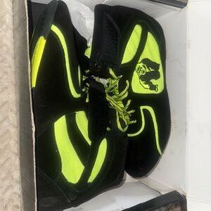 Brand new Gorilla Wear black/neon lime wrestling/weightlifting shoes